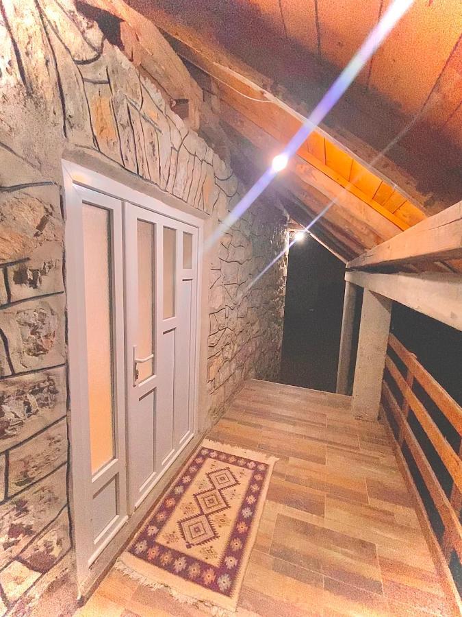 The Blue Eye Bed & Breakfast Vuthaj Exterior foto