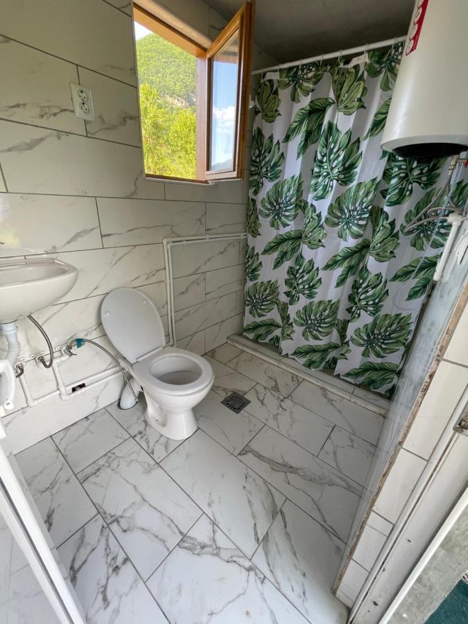 The Blue Eye Bed & Breakfast Vuthaj Exterior foto