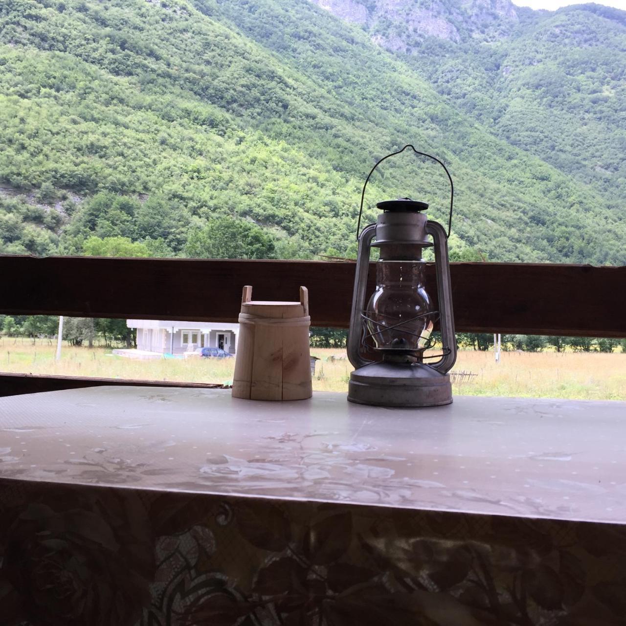 The Blue Eye Bed & Breakfast Vuthaj Exterior foto