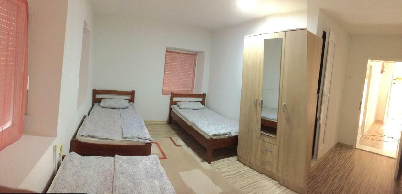 The Blue Eye Bed & Breakfast Vuthaj Exterior foto
